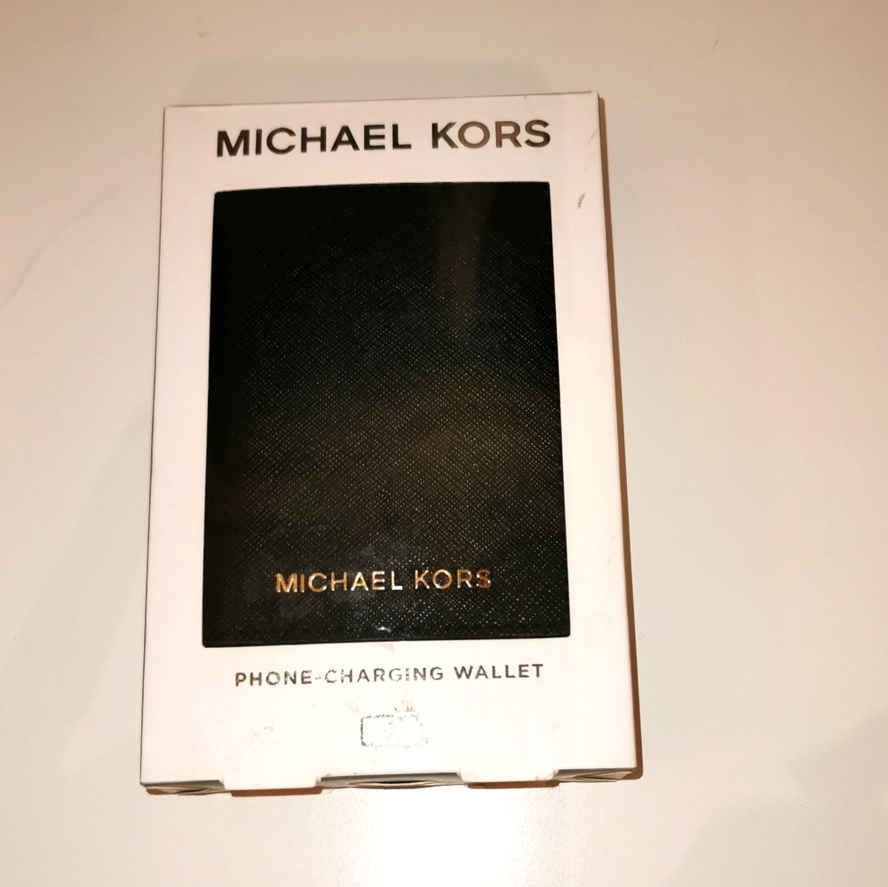 COPY - New black Michael Kors charges wallet